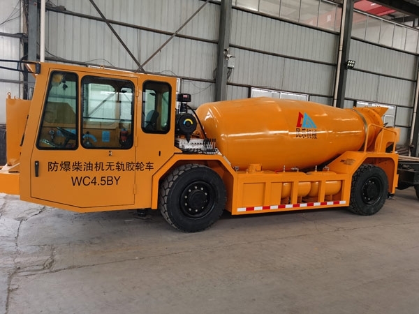 礦用濕噴臺(tái)車(chē)，礦用混凝土泵，礦用攪拌機(jī)發(fā)貨